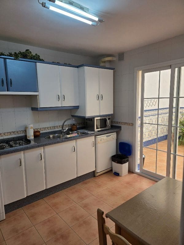 2 soveværelse Lejlighed til salg i Nerja med swimmingpool garage - € 285.000 (Ref: 9247696)