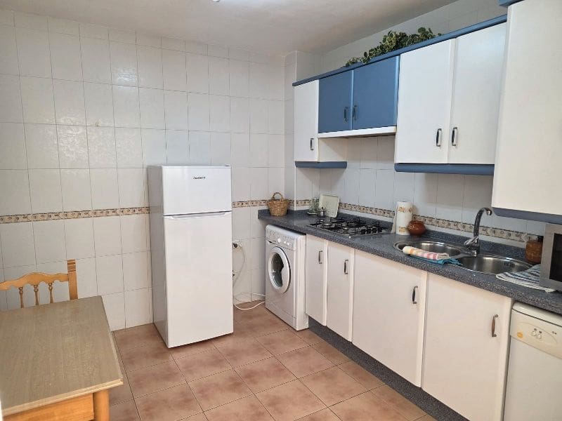 2 soveværelse Lejlighed til salg i Nerja med swimmingpool garage - € 285.000 (Ref: 9247696)