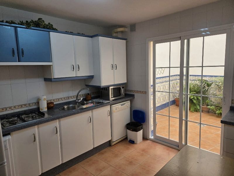 2 soveværelse Lejlighed til salg i Nerja med swimmingpool garage - € 285.000 (Ref: 9247696)