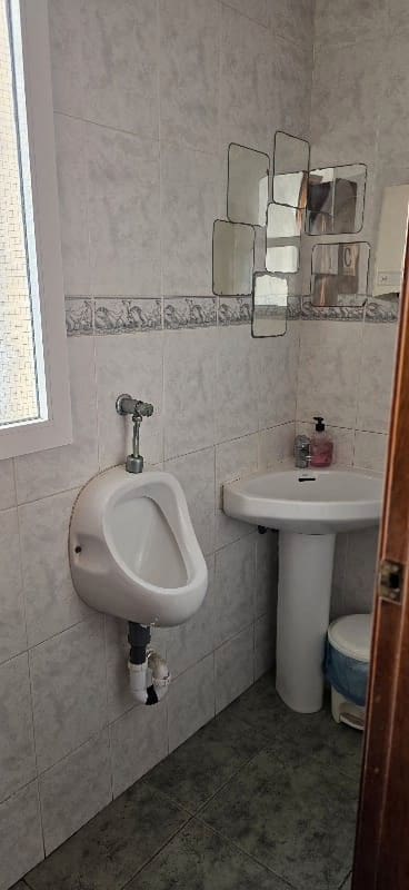 Erhverv til leje i Nerja - € 1.300 (Ref: 9255939)