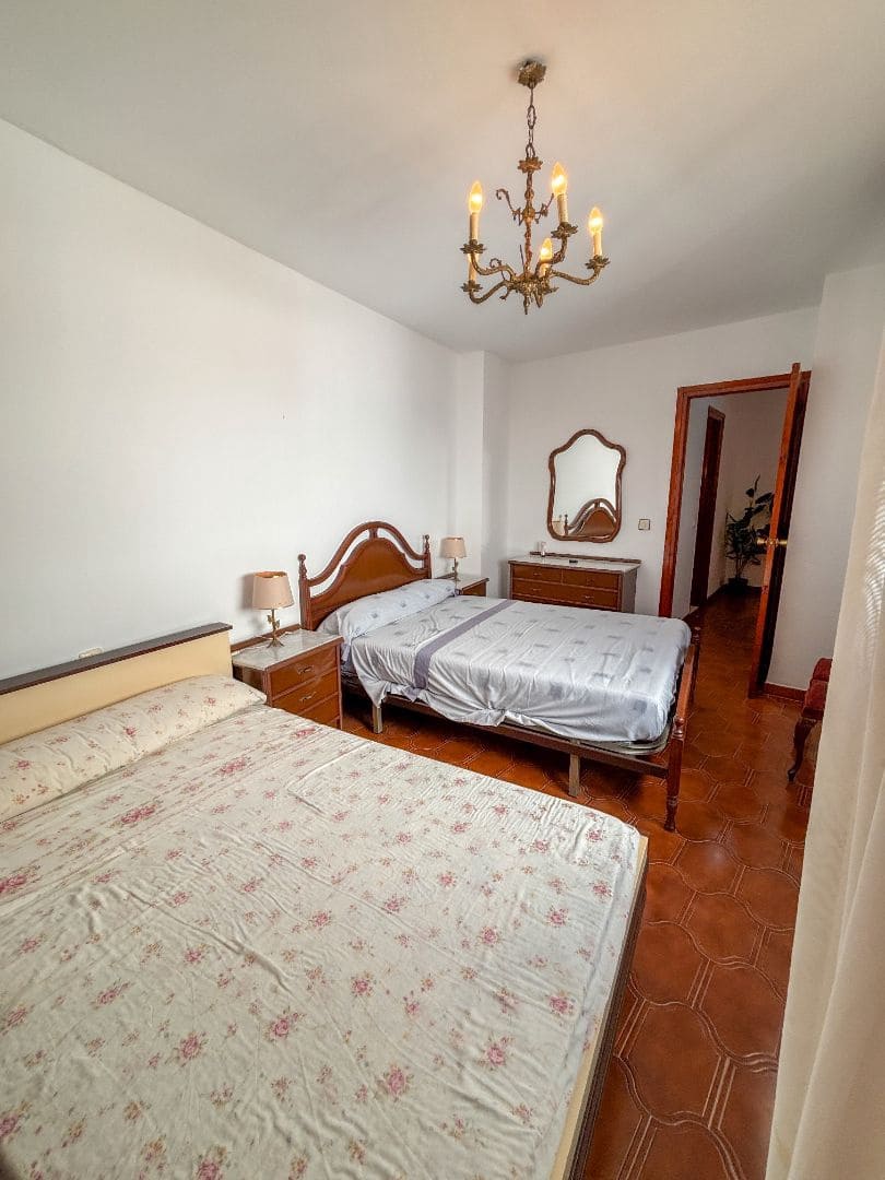 3 soveværelse Lejlighed til salg i Nerja - € 295.000 (Ref: 9270377)