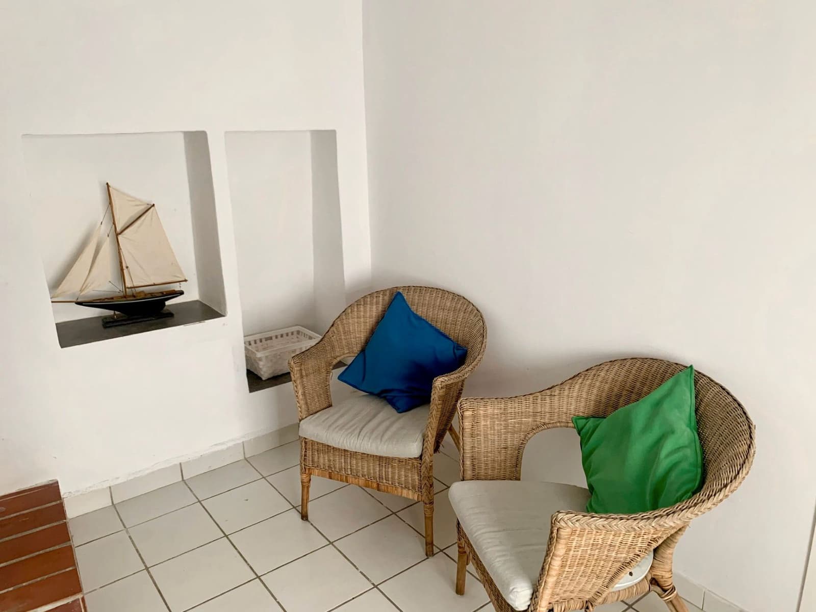 2 makuuhuone Omakotitalo myytävänä paikassa Nerja - 325 000 € (Ref: 9283100)