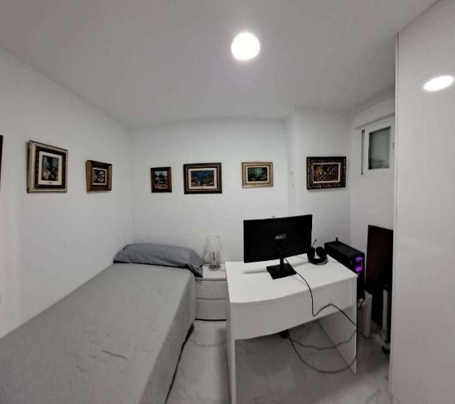 4 bedroom Flat for sale in Almunecar with garage - € 450,000 (Ref: 9293416)