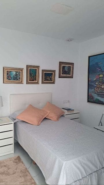 4 bedroom Flat for sale in Almunecar with garage - € 450,000 (Ref: 9293416)