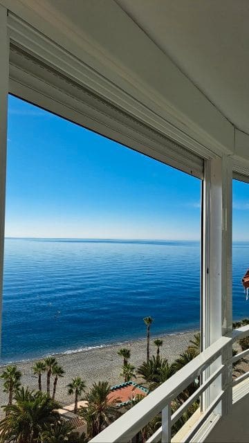 4 bedroom Flat for sale in Almunecar with garage - € 450,000 (Ref: 9293416)