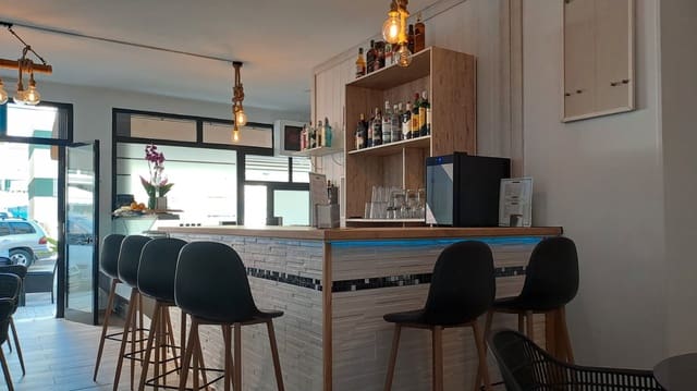 Local Commercial à louer à Centro, Nerja - 1 000 € (Ref: 9296368)