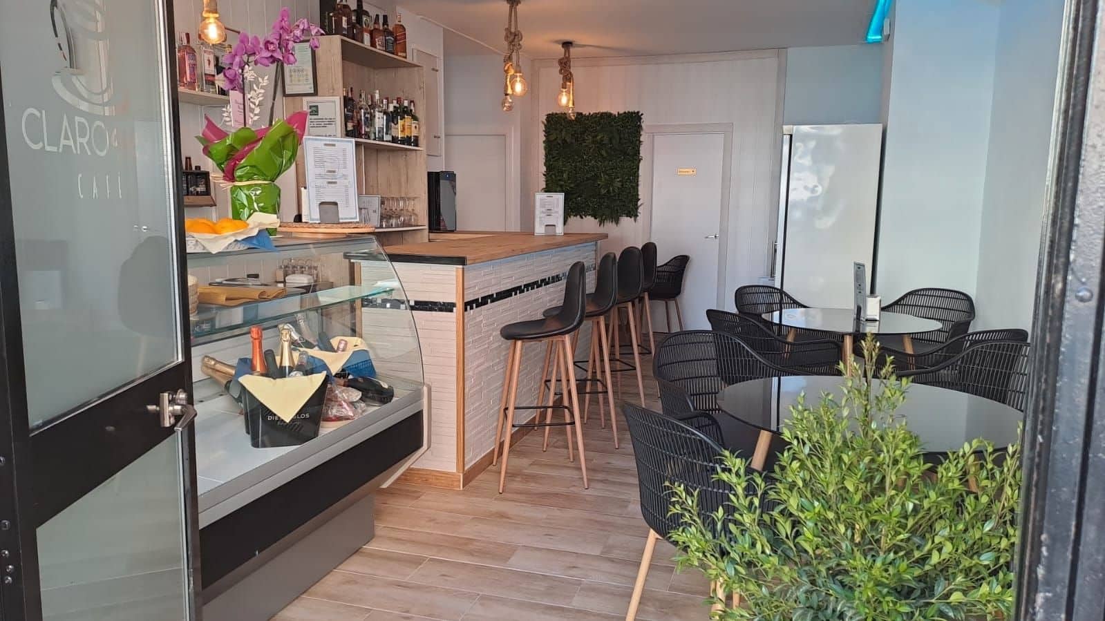 Komercyjne do wynajęcia w Nerja - 1 000 € (Ref: 9296368)