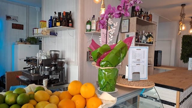 Local Commercial à louer à Centro, Nerja - 1 000 € (Ref: 9296368)