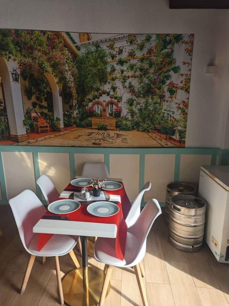 Erhverv til leje i Nerja - € 1.600 (Ref: 9297479)