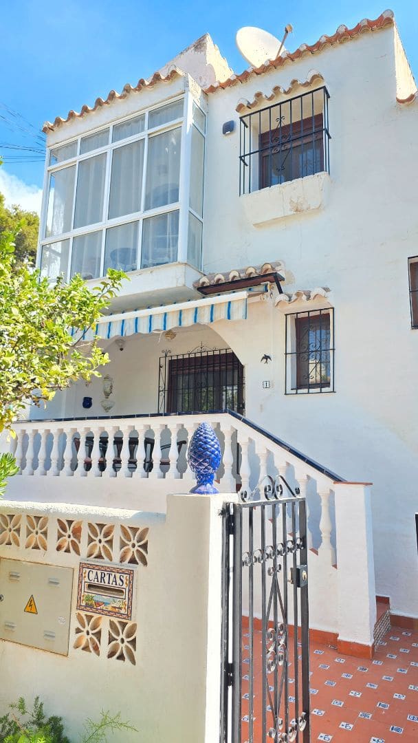 3 soverom Hus til salgs i Nerja med svømmebasseng garasje - € 330 000 (Ref: 9311631)