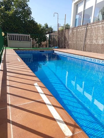 2 soveværelse Finca/Landehus til leje i Avda Pescia - Ctra de Frigiliana, Nerja med swimmingpool garage - € 950 (Ref: 9312090)