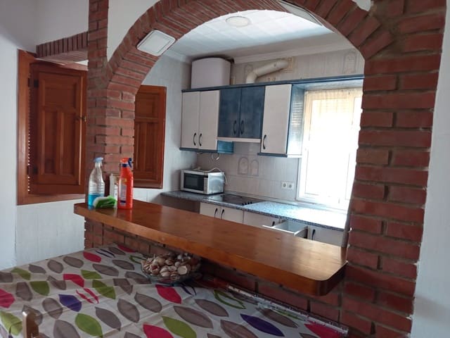 2 soveværelse Finca/Landehus til leje i Avda Pescia - Ctra de Frigiliana, Nerja med swimmingpool garage - € 950 (Ref: 9312090)