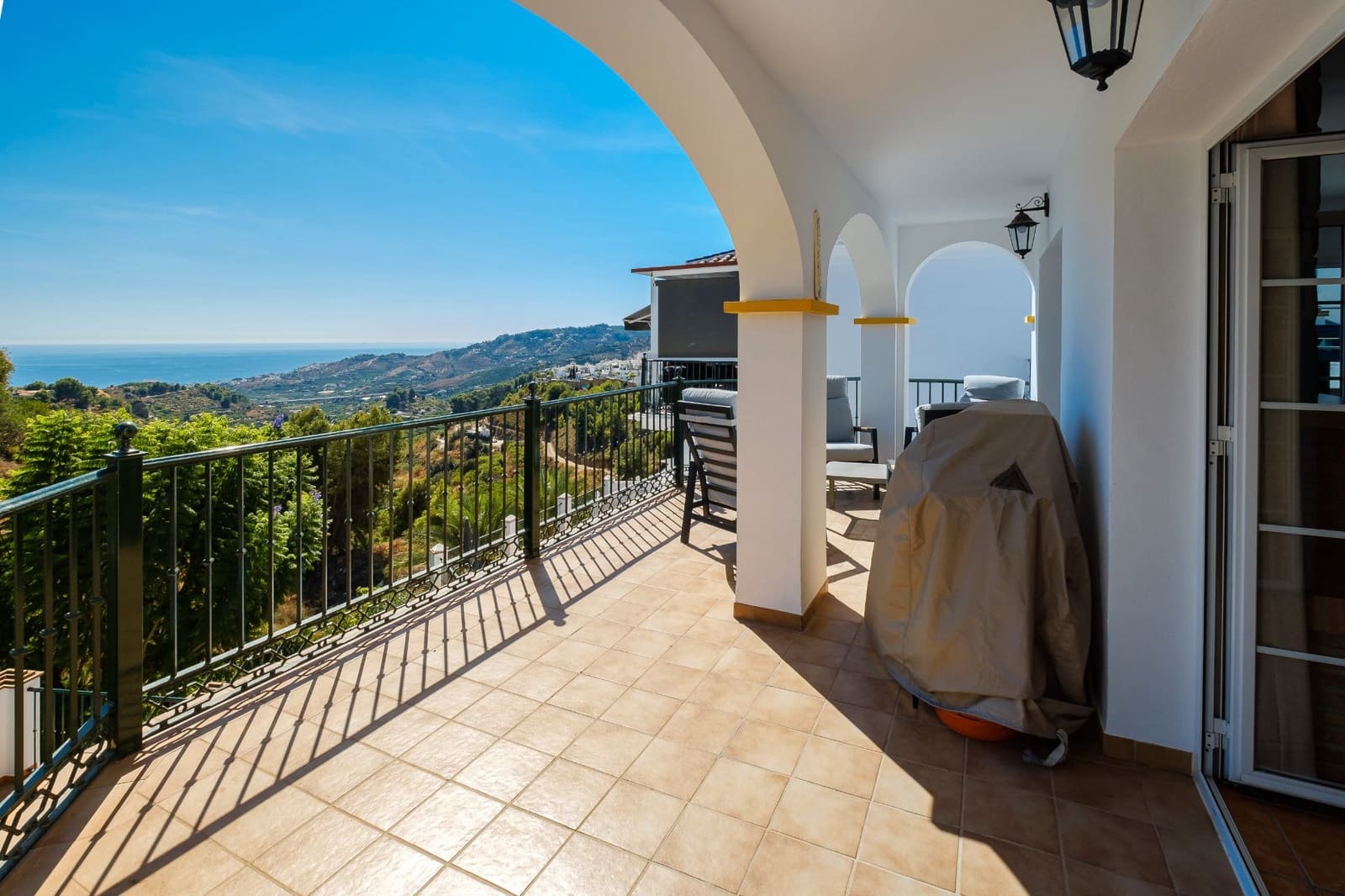 3 sypialnia Willa na sprzedaż w Frigiliana z basenem garażem - 799 000 € (Ref: 9322204)