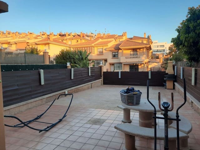 3 quarto Apartamento para venda em Vélez-Málaga com piscina - 290 000 € (Ref: 9345207)