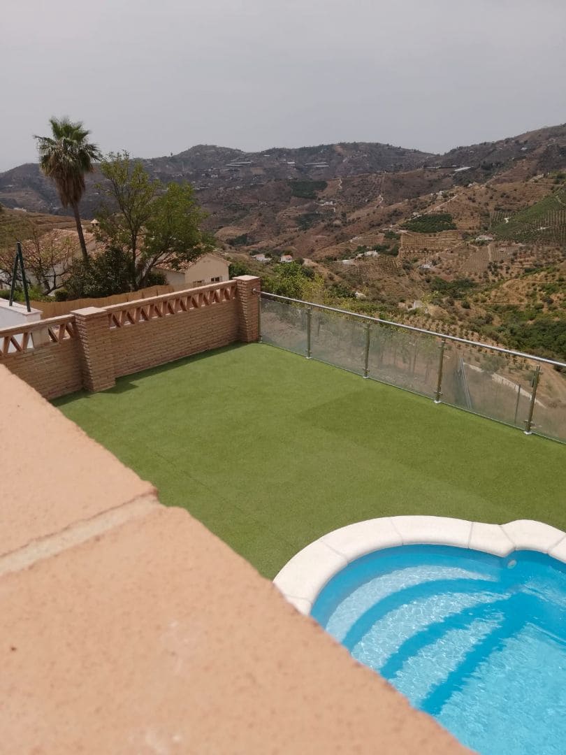 3 soveværelse Villa til leje i Frigiliana med swimmingpool garage - € 1.500 (Ref: 9363545)