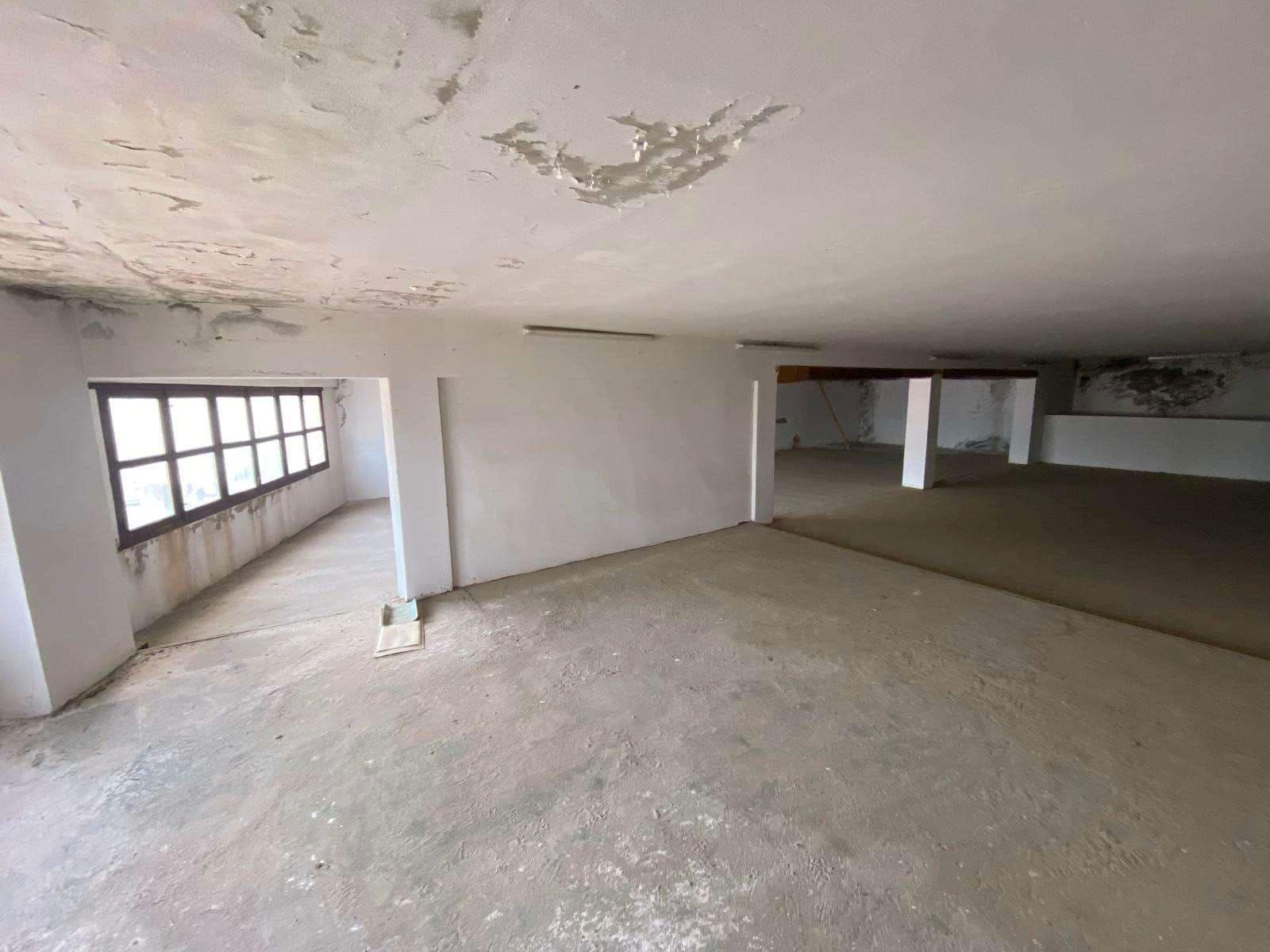 Kaupallinen myytävänä paikassa Benamocarra - 135 000 € (Ref: 9369026)