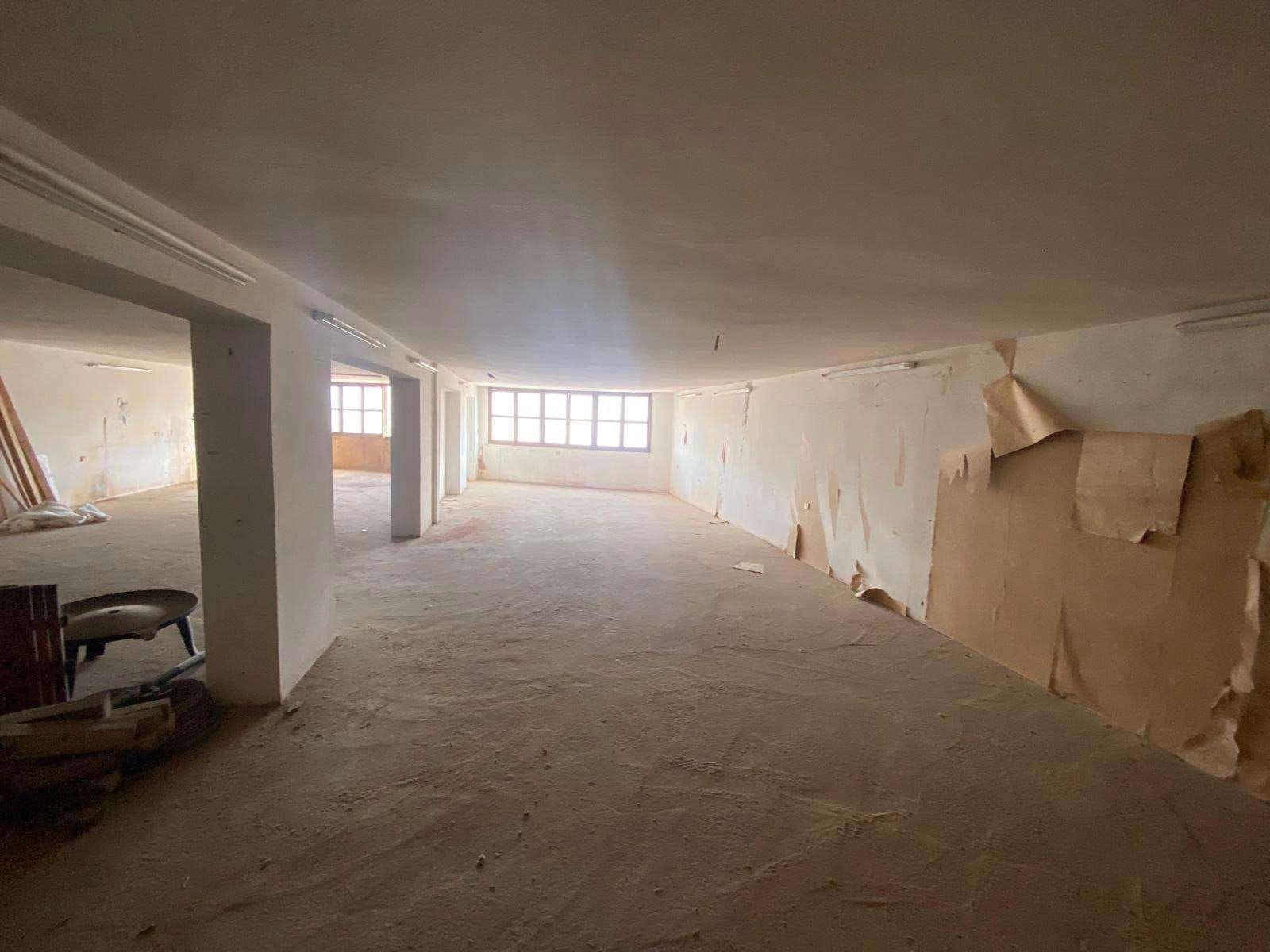 Kaupallinen myytävänä paikassa Benamocarra - 135 000 € (Ref: 9369026)