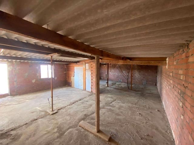 Kaupallinen myytävänä paikassa Benamocarra - 135 000 € (Ref: 9369026)