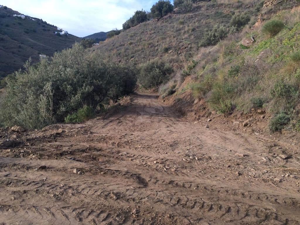 Finka/Dom wiejski na sprzedaż w Frigiliana - 45 000 € (Ref: 9383309)