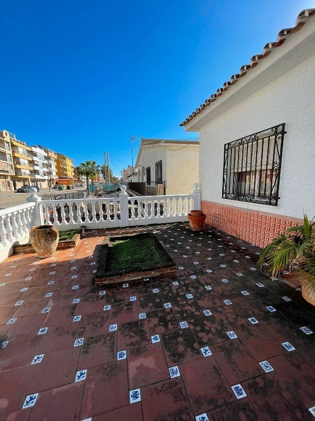 3 slaapkamer Villa te koop in Torrox met garage - € 720.000 (Ref: 9397794)
