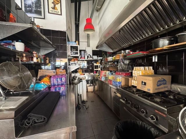 Erhverv til leje i Frigiliana - € 1.000 (Ref: 9410028)