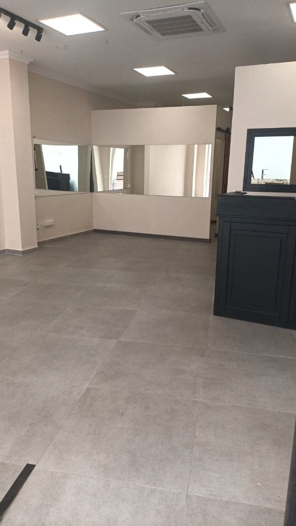 Kommersiell att hyra i Periana - 1 300 € (Ref: 9420626)