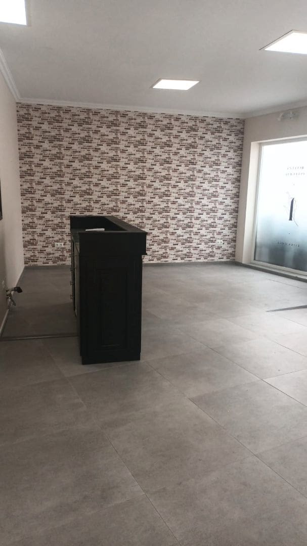 Kommersiell att hyra i Periana - 1 300 € (Ref: 9420626)