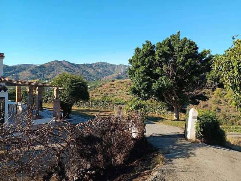 2 soveværelse Finca/Landehus til leje i Frigiliana med garage - € 1.100 (Ref: 9427971)