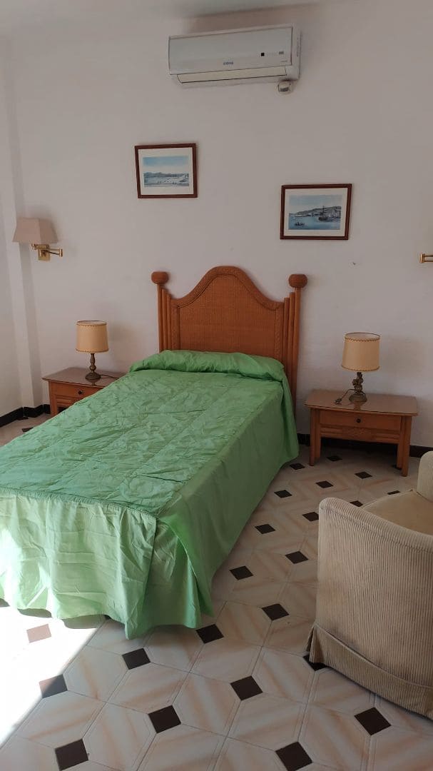 4 soverom Villa til leie i Nerja med svømmebasseng - € 1 800 (Ref: 9431926)