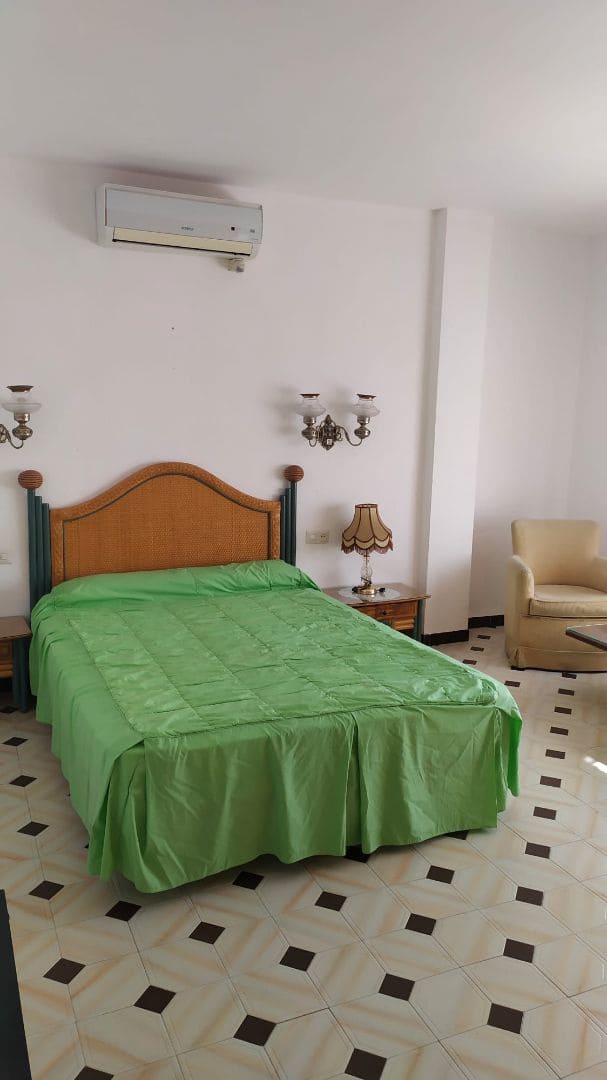 4 soverom Villa til leie i Nerja med svømmebasseng - € 1 800 (Ref: 9431926)