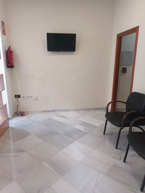 Erhverv til leje i Nerja - € 900 (Ref: 9444816)