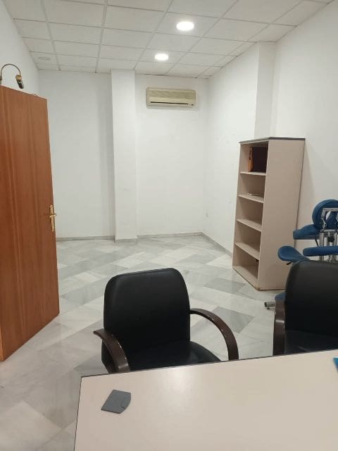 Erhverv til leje i Nerja - € 900 (Ref: 9444816)