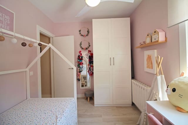 Casa de 2 habitaciones en Avda Pescia - Ctra de Frigiliana, Nerja en venta con piscina garaje - 295.000 € (Ref: 9482239)