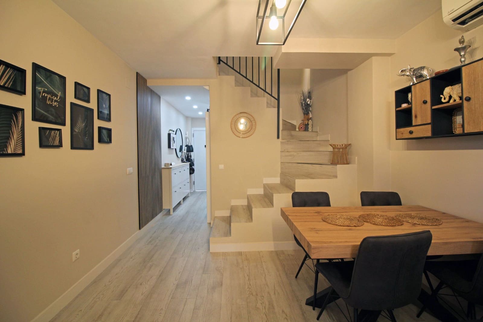 2 bedroom Townhouse for sale in Nerja with pool garage - € 295,000 (Ref: 9482239)