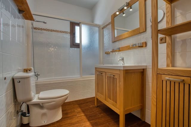 3 sypialnia Finka/Dom wiejski na sprzedaż w Periana z basenem garażem - 380 000 € (Ref: 9484090)