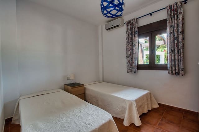 3 sypialnia Finka/Dom wiejski na sprzedaż w Periana z basenem garażem - 380 000 € (Ref: 9484090)