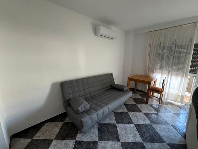 1 makuuhuone Asunto vuokrattavana paikassa Centro, Nerja mukana uima-altaan - 850 € (Ref: 9492684)