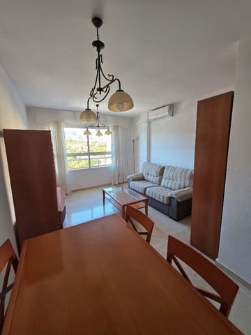 3 makuuhuone Asunto vuokrattavana paikassa Centro, Nerja - 1 000 € (Ref: 9496354)
