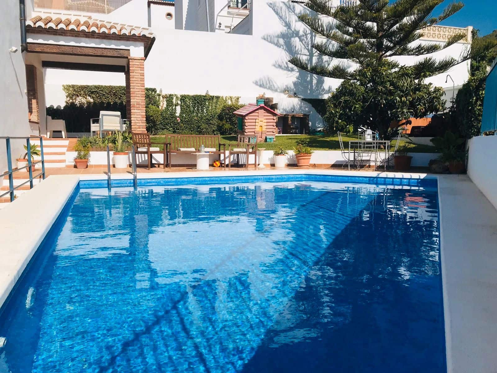 5 soverom Villa til leie i Nerja med svømmebasseng garasje - € 2 000 (Ref: 9503592)