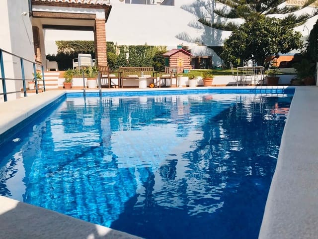 5 soverom Villa til leie i Almijara, Nerja med svømmebasseng garasje - € 2 000 (Ref: 9503592)