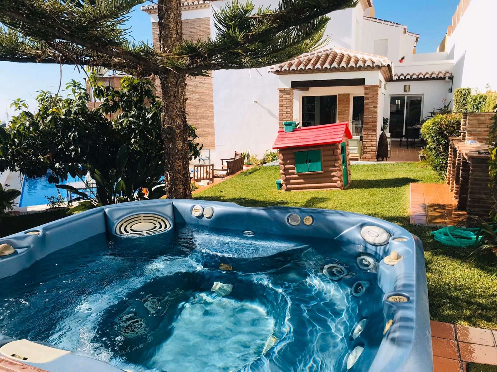 5 soverom Villa til leie i Nerja med svømmebasseng garasje - € 2 000 (Ref: 9503592)