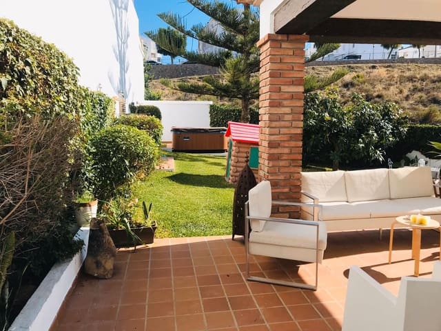 5 soverom Villa til leie i Almijara, Nerja med svømmebasseng garasje - € 2 000 (Ref: 9503592)