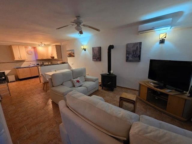 2 sovrum Radhus till salu i Avda Pescia - Ctra de Frigiliana, Nerja med pool - 295 000 € (Ref: 9516303)