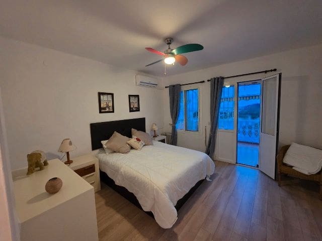 2 sovrum Radhus till salu i Avda Pescia - Ctra de Frigiliana, Nerja med pool - 295 000 € (Ref: 9516303)