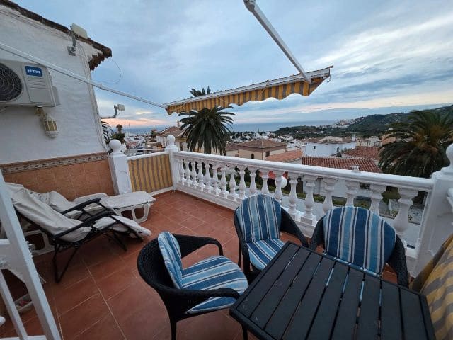 2 sovrum Radhus till salu i Nerja med pool - 295 000 € (Ref: 9516303)