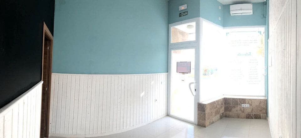 Erhverv til salg i Velez-Malaga - € 160.000 (Ref: 9530926)