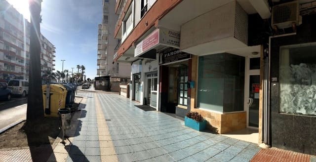 Erhverv til salg i Torre del Mar, Vélez-Málaga - € 160.000 (Ref: 9530926)
