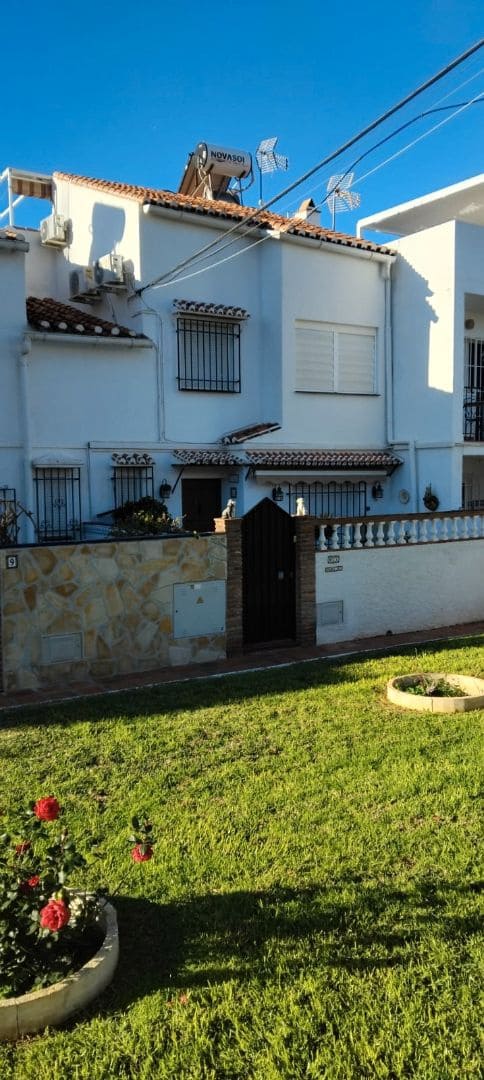 4 chambre Maison de Ville à vendre à Nerja avec piscine garage - 365 000 € (Ref: 9552418)
