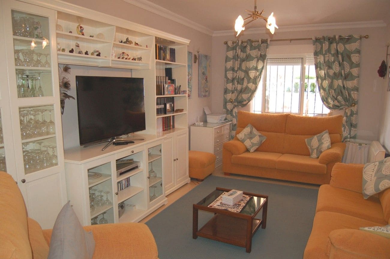 4 chambre Maison de Ville à vendre à Nerja avec piscine garage - 365 000 € (Ref: 9552418)