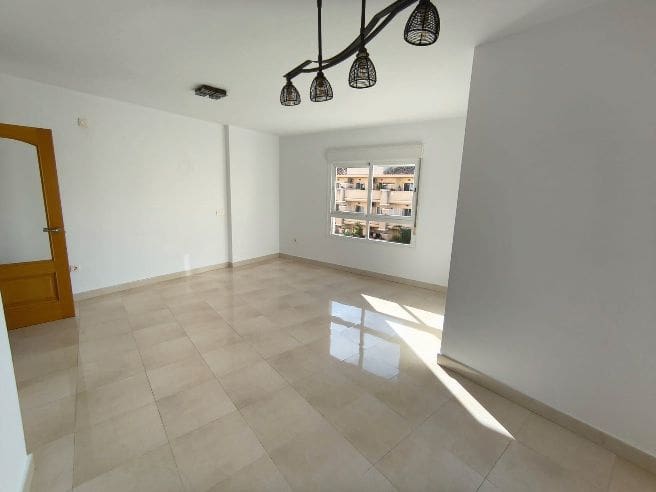 Piso de 3 habitaciones en Nerja en venta con garaje - 460.000 € (Ref: 9552689)